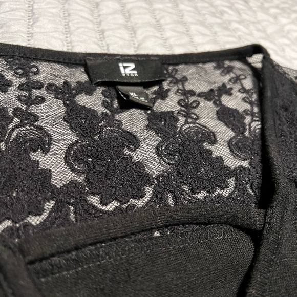 IZ Byer, XL but fits more like a M, quarter sleeve Top. - Picture 5 of 6